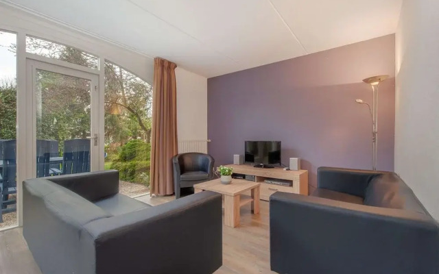 Comfortable Villa with Combi-Microwave in Green Surroundings