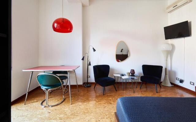Stellar 70 Style Studio with Terrace-Heart of Milan