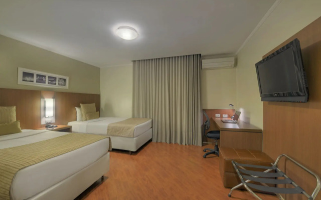 Hotel Deville Curitiba