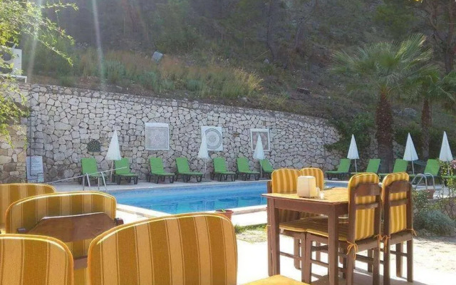 Maviay Hotel