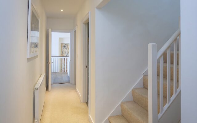 Oversteps House