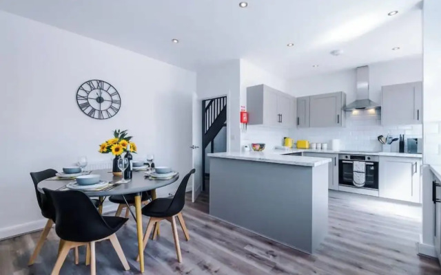 127 Minshull New Road