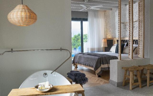 Yacht Boheme Hotel