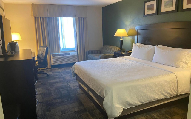 Holiday Inn Express & Suites Pekin (Peoria Area) by IHG