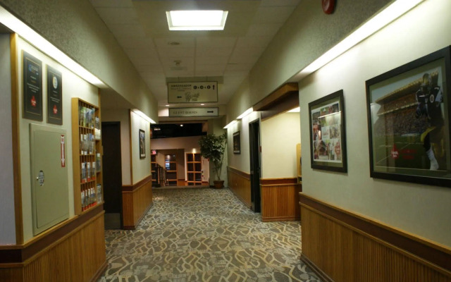Canad Inns Destination Centre Windsor Park