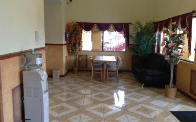 Woodland Inn and Suites