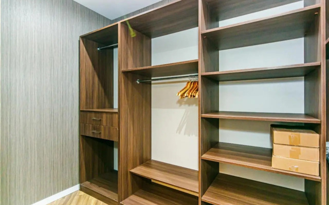 Apartment near Four Seasons