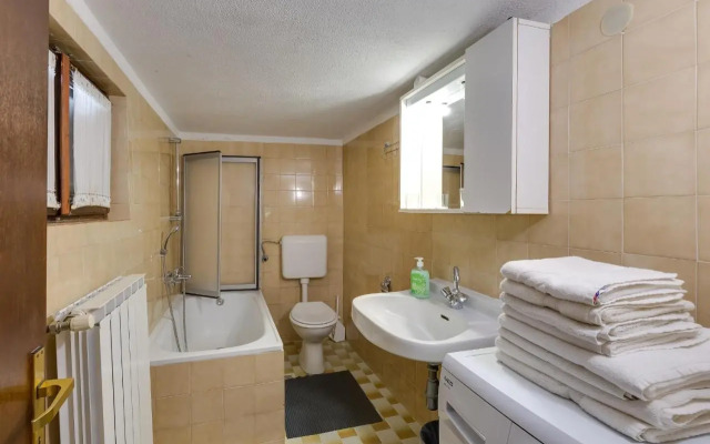 Apartment Dado