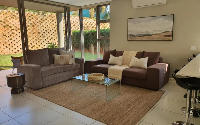 Zimbali Wedge - Unit 11