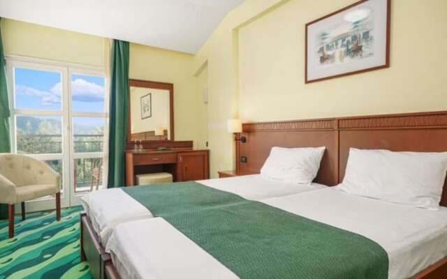 Delightful Park View Room With Breakfast Included