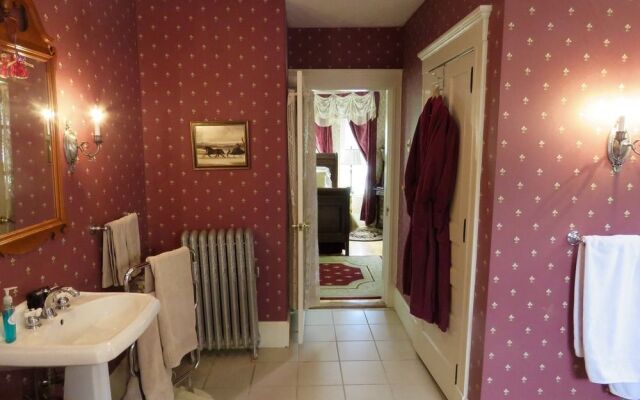 The Sleigh Maker Inn Bed and Breakfast