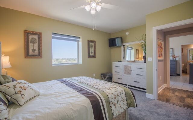 Sea Breeze 1011 Penthouse