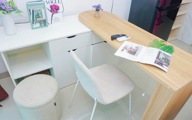 Relaxing Stay Studio At Apartment Lrt City Bekasi