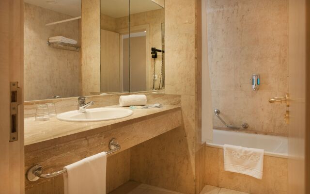 Iberostar Waves Ciudad Blanca