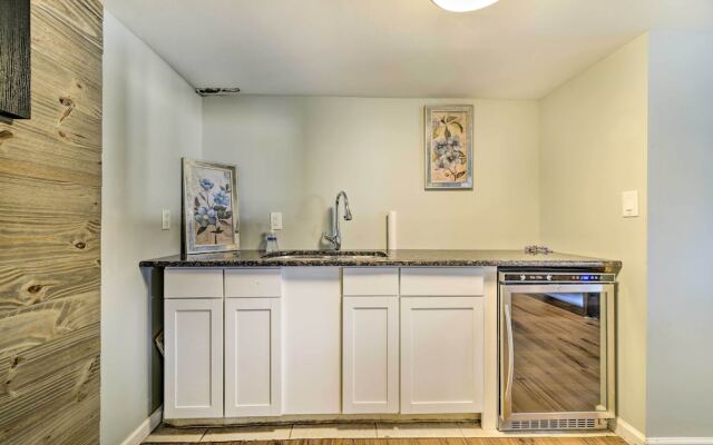 Lakefront Poconos Vacation Rental w/ Deck