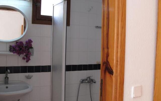 Dalyando Hotel