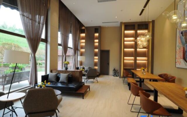 Tianyi Fangcaodi Holiday Hotel