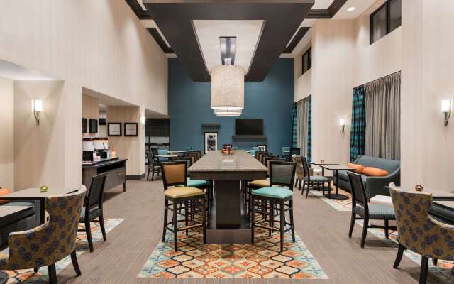 Hampton Inn & Suites West Des Moines/SW Mall Area