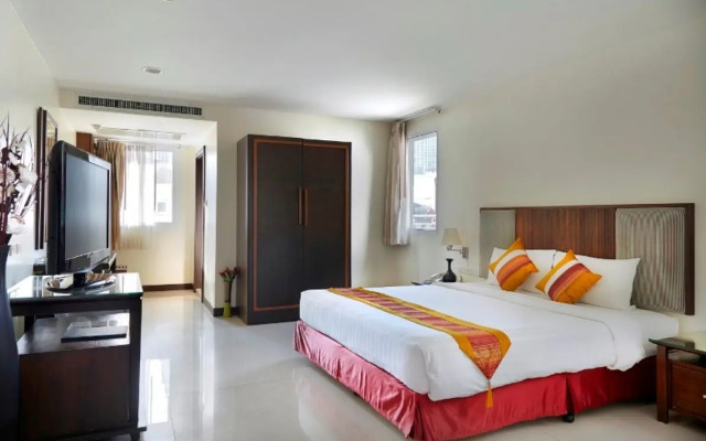 S.M. Grande Residence