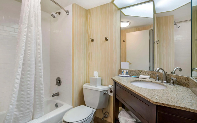 Comfort Inn & Suites Newark - Wilmington