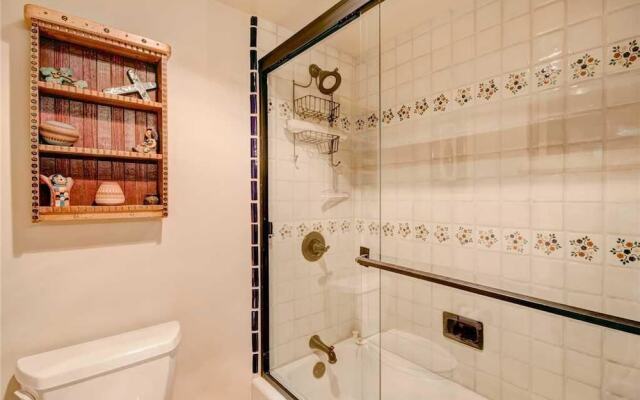 Plaza Splendor - Three Bedroom Home