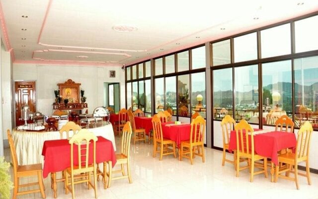 New Palace Hotel