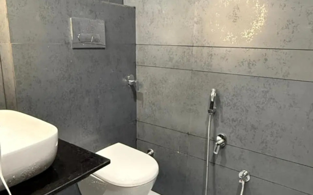 Oyo 18446 Hotel M9