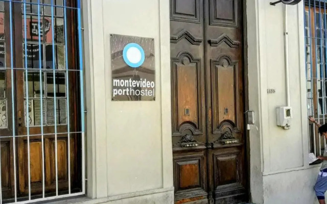 Hostal MVD Port
