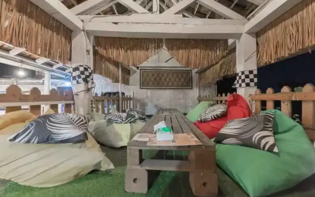 RedDoorz near Terminal Pasir Hayam Cianjur