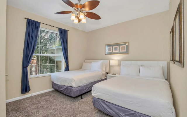 Cozy Condo W/private Balcony Steps to Conv. Ctr