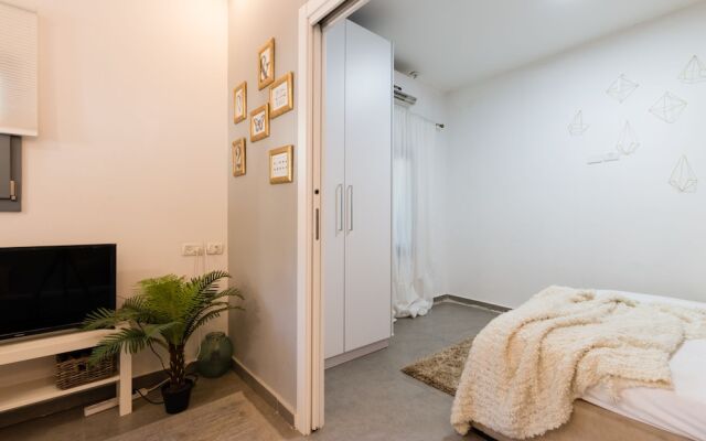 Lovely 1BR Apt in Neve Tzedek W Parking