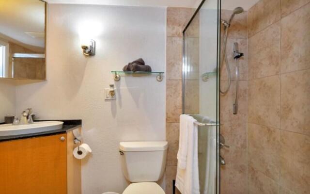 Amazing Apartment,hallandale Beach, Walk to Ocean!