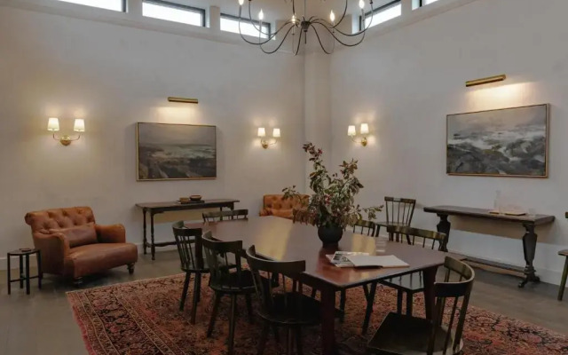 Longfellow Hotel