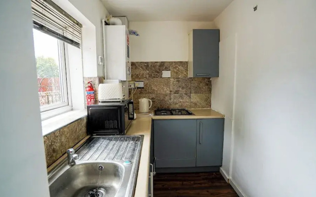 3BR Home Near Hounslow West Tube Station