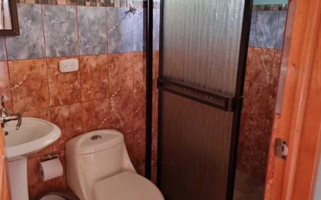 Cabinas El Pilon Rio Celeste