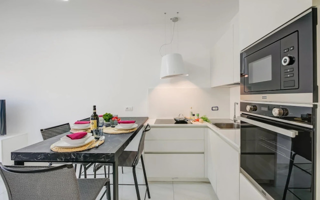 Beachy Vibes- 900m From the Beach