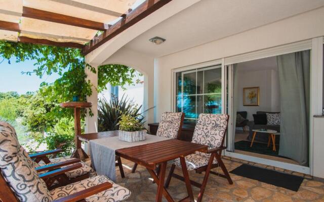 Beautiful house next to the sea