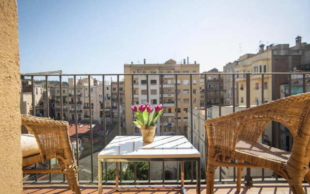 41CB193- Charming rustic apartment