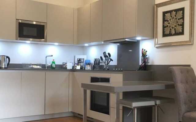 Spacious 1 Bed Serviced Apartment In Kensington