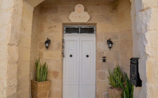 Village Knights Accommodation