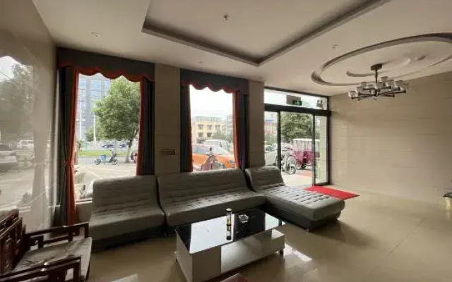 Naya Express Hotel (Xinyang Century Plaza store)