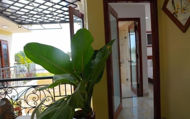 Hoi An Lake Shore Homestay