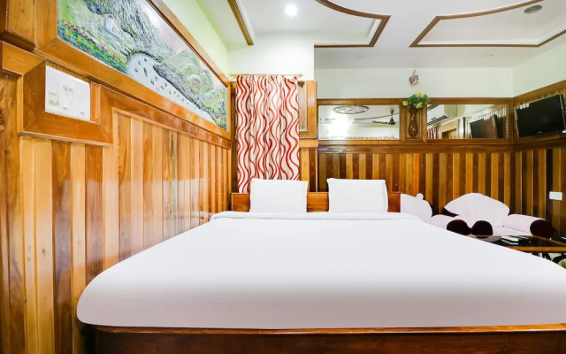 Spot On 45094 Hotel Madhu Complex
