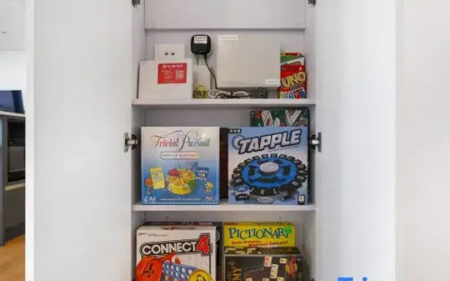 Skyline Showdown - Views, Games & Vibes