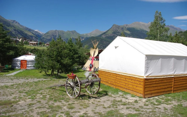 Yourtes de Montagnes Insolites