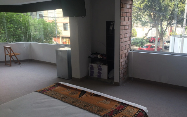 Laelia Miraflores Hotel