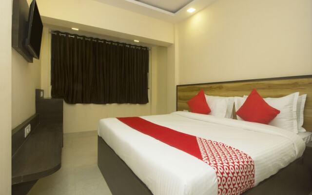 OYO 17393 Hotel Elite Plaza