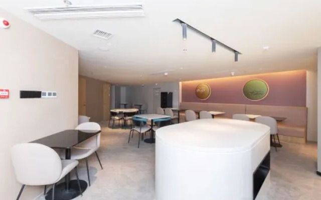 Ni Hao Hotel (Beijing Tiantongyuan Subway Station)