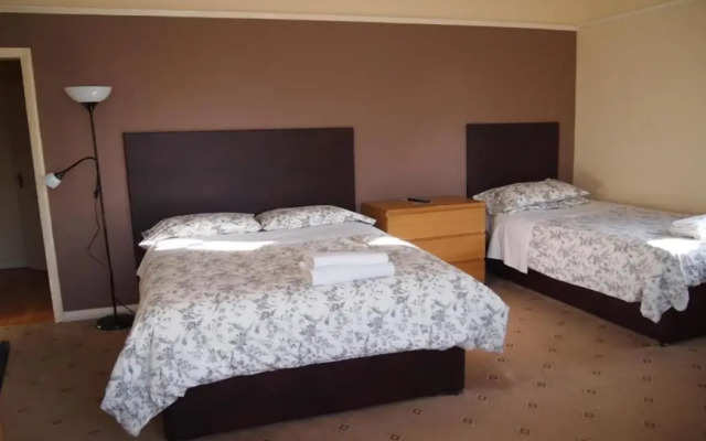 Kingswood Hotel
