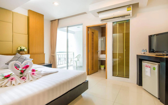 Hallo Patong Hotel & Restaurant